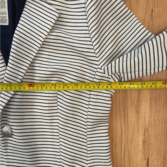 Chico’s women’s striped blazer. - Picture 5 of 8